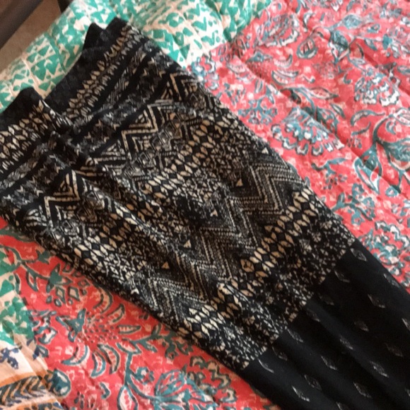 Francesca’s Black Paisley Bell Bottom Pants - Picture 4 of 4